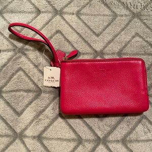 Double zipper wristlet